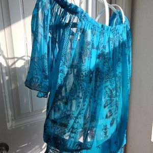 Off the shoulder Chic short sleeve blouse Size S/M